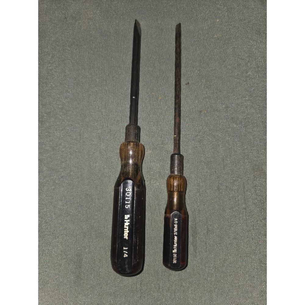 Vintage Hunter Flat Head Screwdriver Set 30115 1/4 30150 3/16x8-1/4 Amber Handle